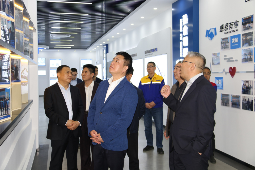 青島市政協(xié)副主席、市工商聯(lián)主席崔作一行蒞臨銳智股份調研考察 青島市政協(xié)副主席、市工商聯(lián)主席崔作一行蒞臨銳智股份調研考察
